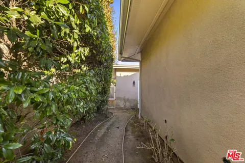 Exterior - 505 Panama Ave, Long Beach, CA 90814 photo 9 of 11