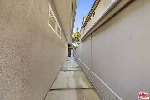 Entry Way - 505 Panama Ave, Long Beach, CA 90814 photo 1 of 1