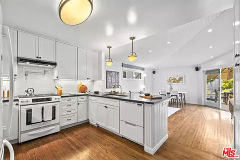 Kitchen - 505 Panama Ave, Long Beach, CA 90814 photo 1 of 3