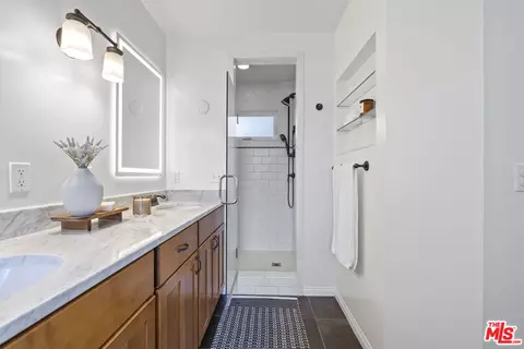 Bath - 505 Panama Ave, Long Beach, CA 90814 photo 6 of 6