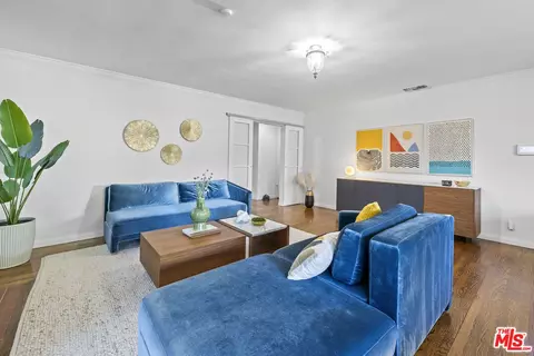 Living - 505 Panama Ave, Long Beach, CA 90814 photo 3 of 4