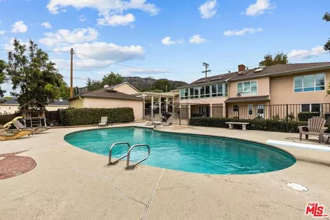 Exterior - 10405 Pinyon Ave, Tujunga, CA 91042 photo 2 of 5