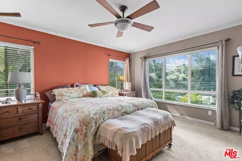 Bedroom - 10405 Pinyon Ave, Tujunga, CA 91042 photo 3 of 5