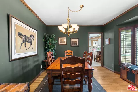 Dining - 10405 Pinyon Ave, Tujunga, CA 91042 photo 3 of 4