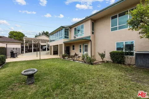 Exterior - 10405 Pinyon Ave, Tujunga, CA 91042 photo 3 of 5