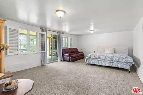 Bedroom - 10405 Pinyon Ave, Tujunga, CA 91042 photo 4 of 5