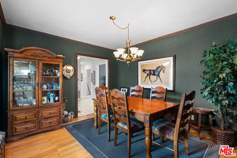 Dining - 10405 Pinyon Ave, Tujunga, CA 91042 photo 4 of 4