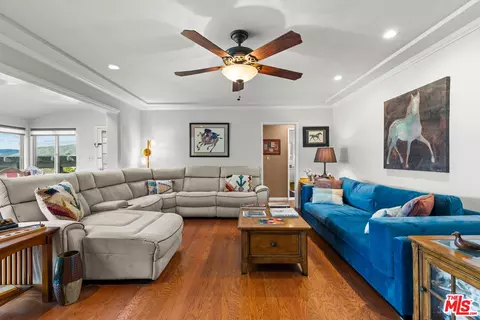 Living - 10405 Pinyon Ave, Tujunga, CA 91042 photo 2 of 4
