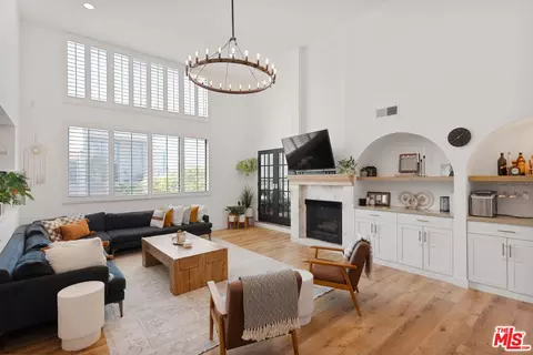 14521 Benefit St #307, Sherman Oaks, CA 91403