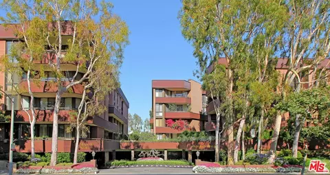 300 N Swall Dr #408, Beverly Hills, CA 90211