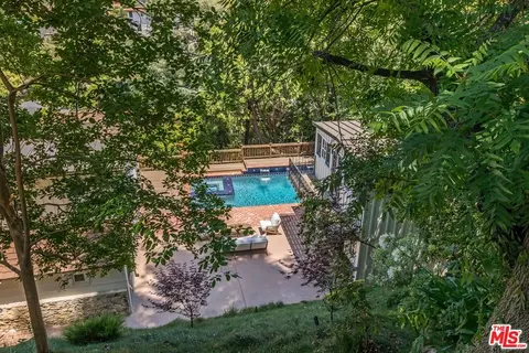 3940 Davana Rd, Sherman Oaks, CA 91423