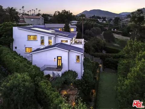 28935 W Beach Ln, Malibu, CA 90265