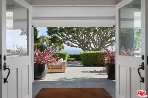29225 Cliffside Dr, Malibu, CA 90265
