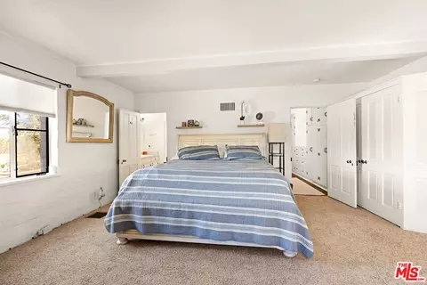 Bedroom - 15617 Mondamon Rd, Apple Valley, CA 92307 photo 2 of 7
