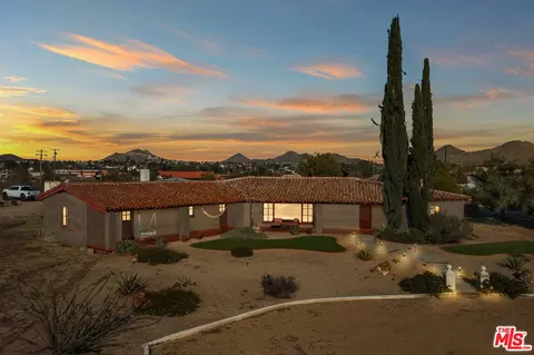 Exterior - 15617 Mondamon Rd, Apple Valley, CA 92307 photo 2 of 7