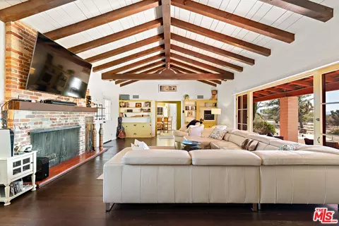 Living - 15617 Mondamon Rd, Apple Valley, CA 92307 photo 3 of 5
