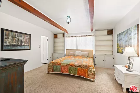 Bedroom - 15617 Mondamon Rd, Apple Valley, CA 92307 photo 3 of 7