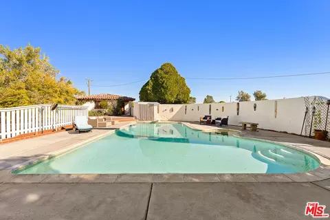 Exterior - 15617 Mondamon Rd, Apple Valley, CA 92307 photo 3 of 7