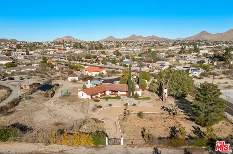 View/Area - 15617 Mondamon Rd, Apple Valley, CA 92307 photo 4 of 5
