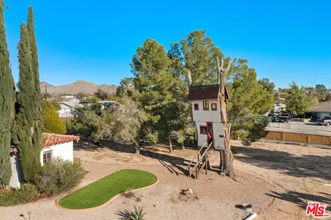 Exterior - 15617 Mondamon Rd, Apple Valley, CA 92307 photo 7 of 7