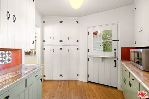 Kitchen - 15617 Mondamon Rd, Apple Valley, CA 92307 photo 2 of 2