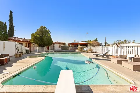 Exterior - 15617 Mondamon Rd, Apple Valley, CA 92307 photo 4 of 7