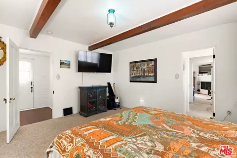 Bedroom - 15617 Mondamon Rd, Apple Valley, CA 92307 photo 4 of 7