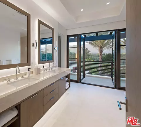 Bath - 1437 S Jameson Ln, Montecito, CA 93108 photo 3 of 3