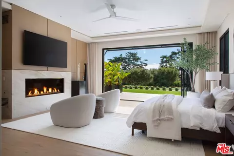 Bedroom - 1437 S Jameson Ln, Montecito, CA 93108 photo 1 of 4