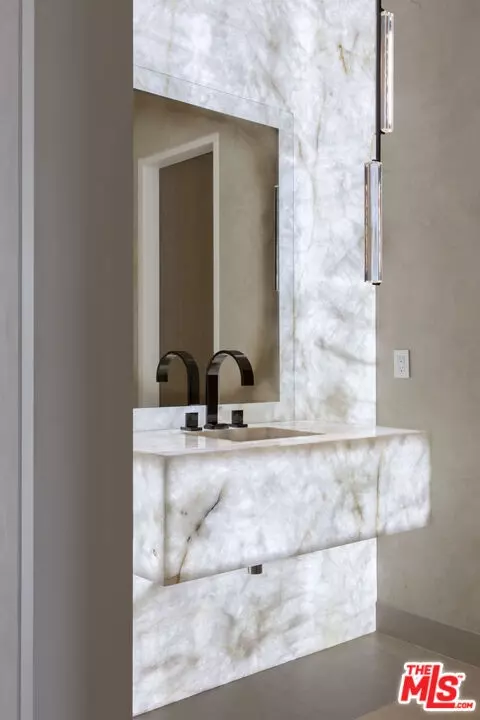 Bath - 1437 S Jameson Ln, Montecito, CA 93108 photo 1 of 3