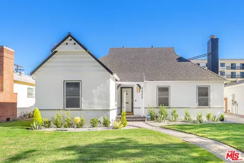 3906 S Victoria Ave, View Park, CA 90008