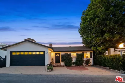 3909 Glenridge Dr, Sherman Oaks, CA 91423