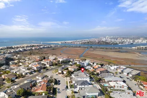 8261 Rees St, Playa Del Rey, CA 90293