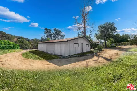 Exterior - 41322 De Luz Rd, Fallbrook, CA 92028 photo 6 of 8