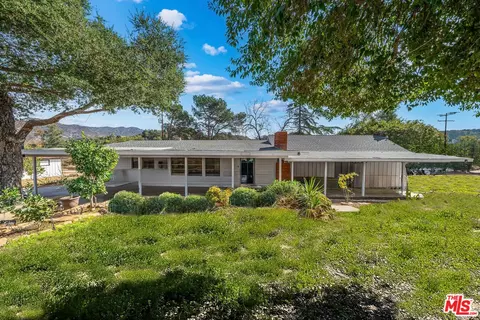 Exterior - 41322 De Luz Rd, Fallbrook, CA 92028 photo 1 of 8