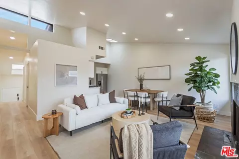 164 W 220th St #10, Carson, CA 90745 photo 5