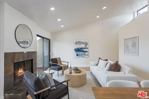164 W 220th St #10, Carson, CA 90745 photo 7