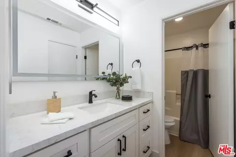 164 W 220th St #10, Carson, CA 90745 photo 27
