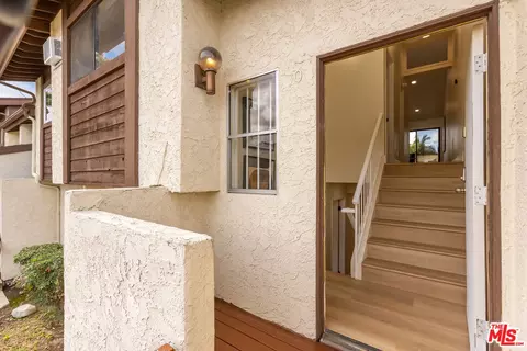 164 W 220th St #10, Carson, CA 90745 photo 2