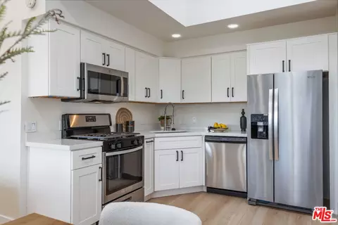 164 W 220th St #10, Carson, CA 90745 photo 13