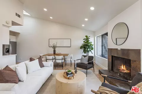 164 W 220th St #10, Carson, CA 90745 photo 4