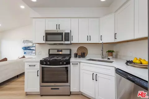 164 W 220th St #10, Carson, CA 90745 photo 15