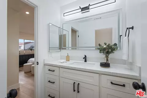 164 W 220th St #10, Carson, CA 90745 photo 26