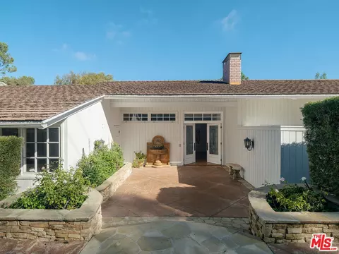 2 Eucalyptus Ln, Rolling Hills, CA 90274 photo 3