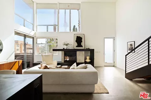 333 S Wilton Pl #2, Los Angeles, CA 90020