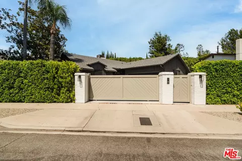 13211 Cumpston St, Sherman Oaks, CA 91401