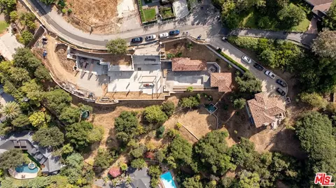 View/Area - 3721 Eureka Dr, Studio City, CA 91604 photo 2 of 4