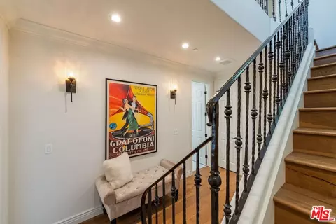 Entry Way - 3721 Eureka Dr, Studio City, CA 91604 photo 2 of 3