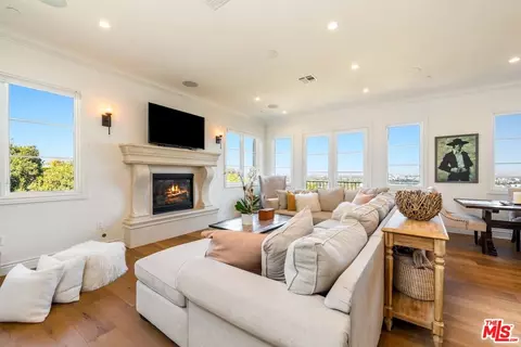 Living - 3721 Eureka Dr, Studio City, CA 91604 photo 3 of 3