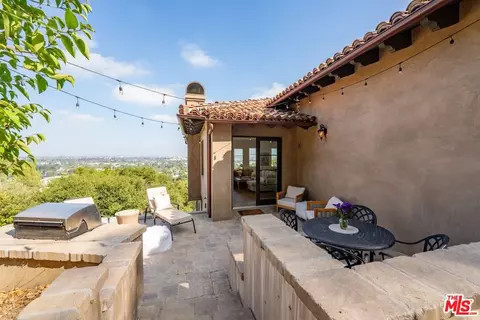 Exterior - 3721 Eureka Dr, Studio City, CA 91604 photo 10 of 11